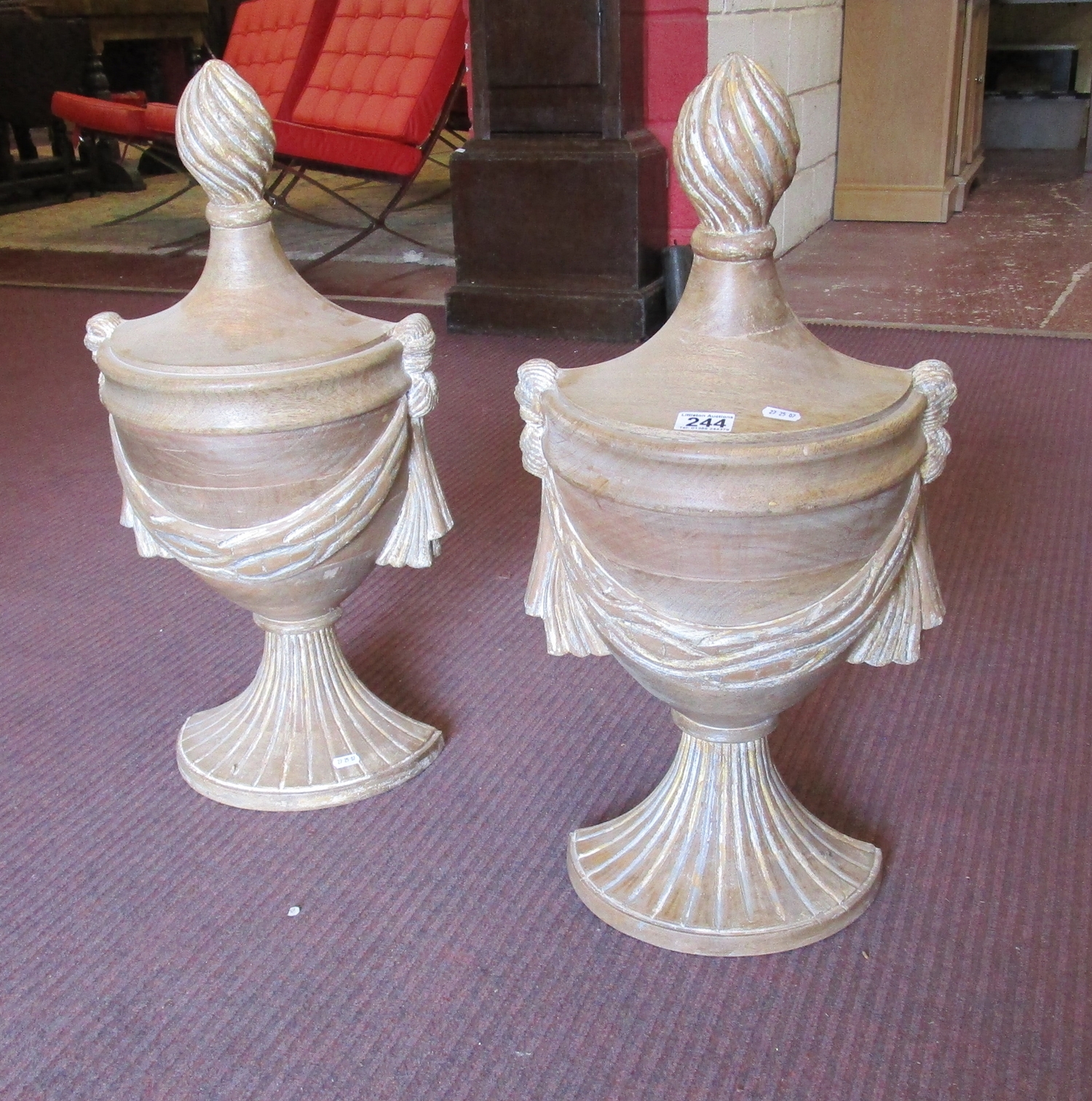 Pair of wooden flat back urns - H: 67cm