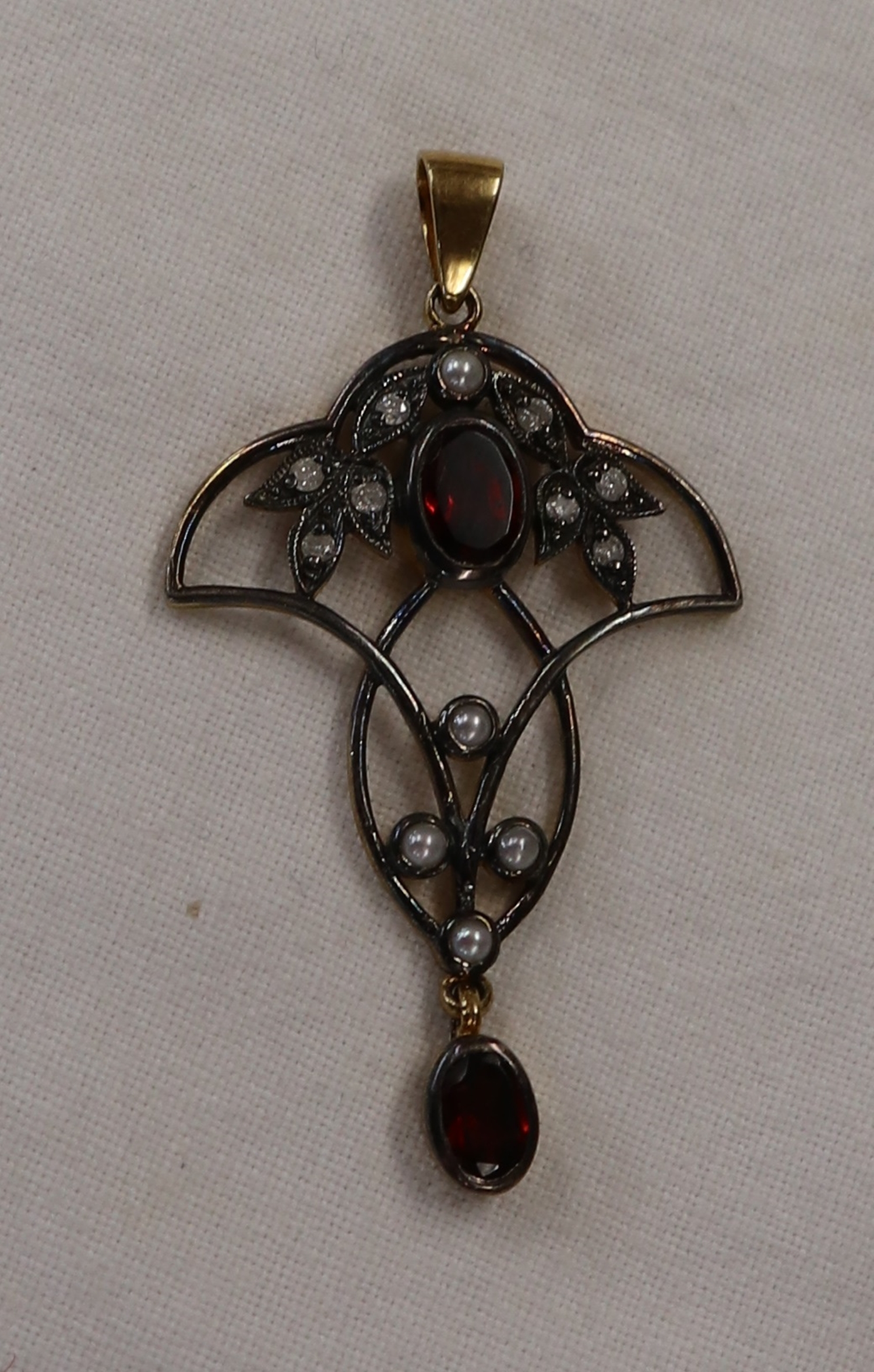 Garnet, pearl & diamond pendant