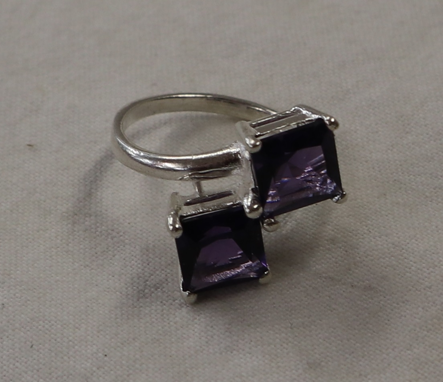 Silver amethyst ring