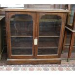 19C oak display cabinet - W: 94cm D: 44cm H:99cm