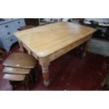 Rustic farmhouse pine table with drawer - L: 131cm W: 89cm H: 77cm