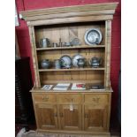 Welsh pine dresser - W: 122cm D: 41.5cm H:191cm