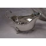 Hallmarked silver sauceboat - Weight approx: 187g