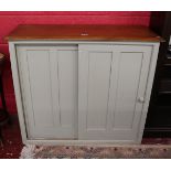 Pine painted cupboard with sliding doors - Approx W: 99cm x D: 40.5cm x H: 85.5cm