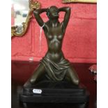 Bronze - Erotic lady blindfolded on marble base - H: 28cm
