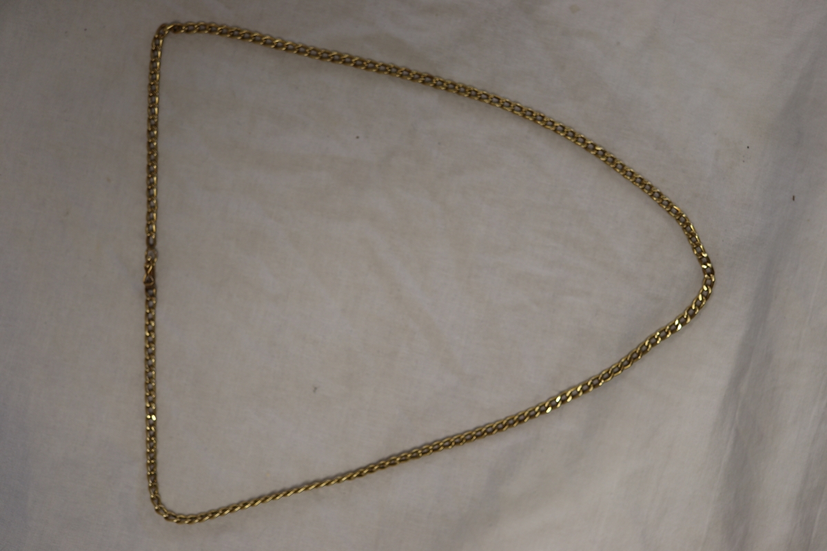 Yellow metal chain marked 18K - Weight approx: 15g