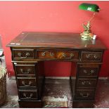 Small mahogany pedestal desk - W: 93cm D: 53.5cm H: 80cm