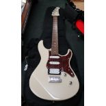 Electric guitar - Pacifica by Yamaha with Fender carrying case