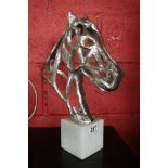 Metal sculpture of horses head - H: 41.5cm