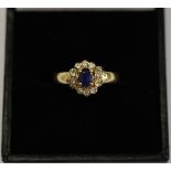 18ct gold diamond & sapphire cluster ring