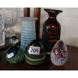 5 items of glass to include Mdina, Isle of Wight etc
