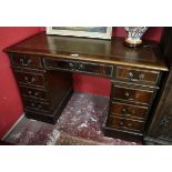 Mahogany & leather top pedestal desk - W=121cm H=78cm D=60cm