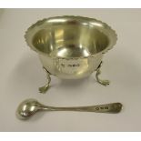 Hallmarked silver condiment bowl with spoon - Weight approx 65g