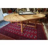 Large extending pine dining table with 2 leaves - Approx W: 139cm x H: 75cm x L: 199cm