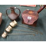 Small collection of metalware