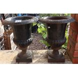 Pair of cast iron urns - Approx H: 44cm