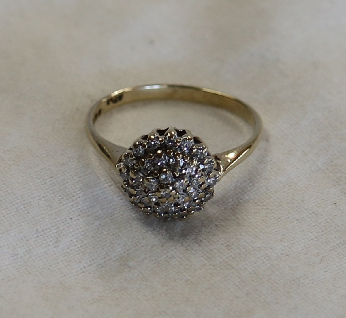 Gold diamond cluster ring