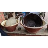 Quantity of terracotta dough bowls