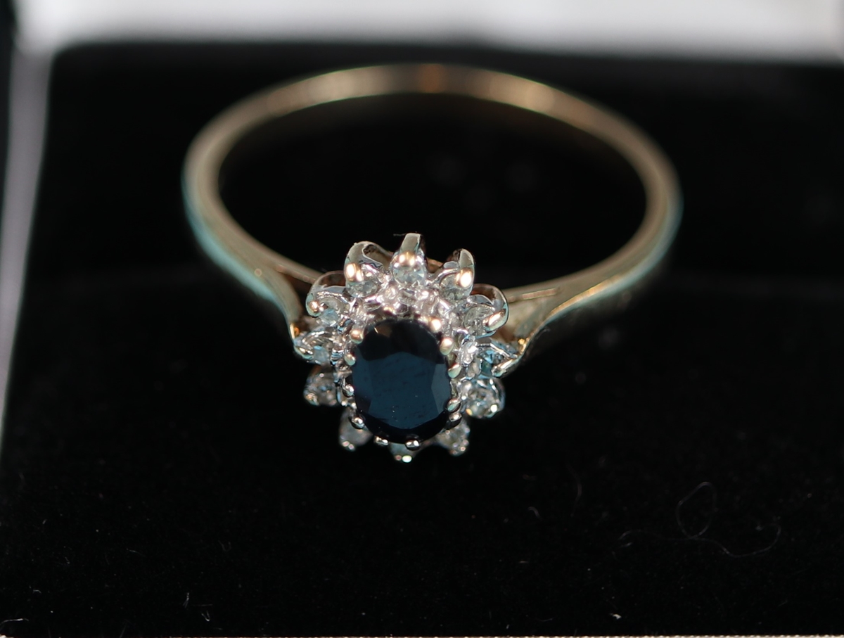 Gold sapphire & diamond cluster ring