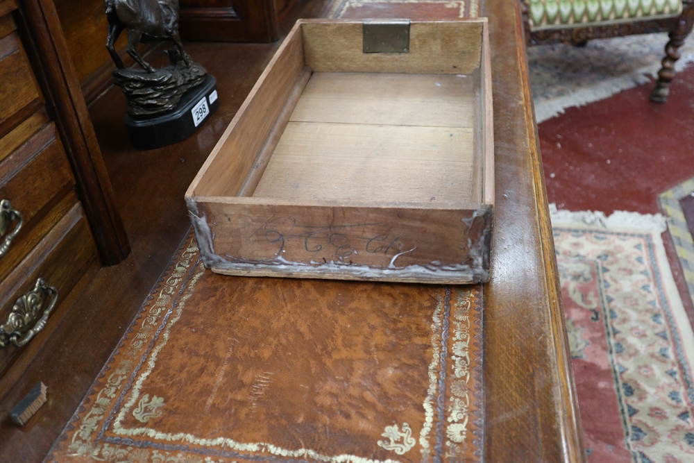 Dickensian oak desk - Approx W: 120cm x D: 68cm x H: 111cm - Image 9 of 9