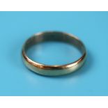 18ct gold wedding band - Approx weight: 3.5g