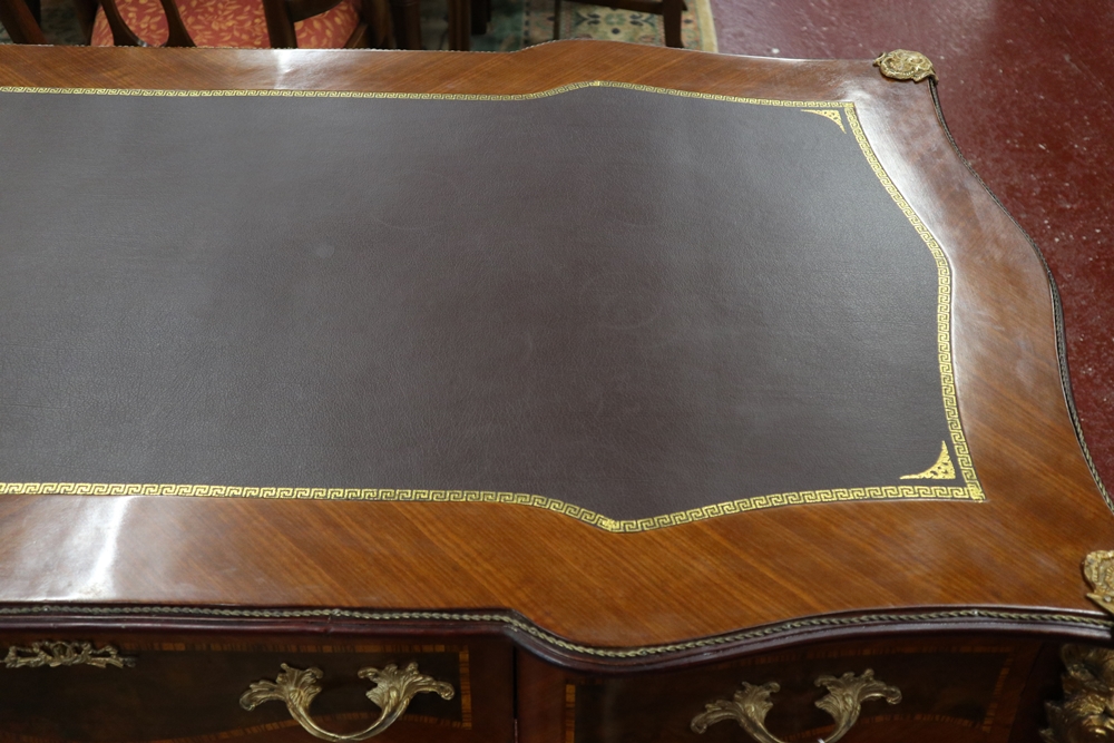 French Kingwood & ormolu mounted writing table - Approx L: 159cm x W: 80cm x H: 82cm - Image 4 of 15