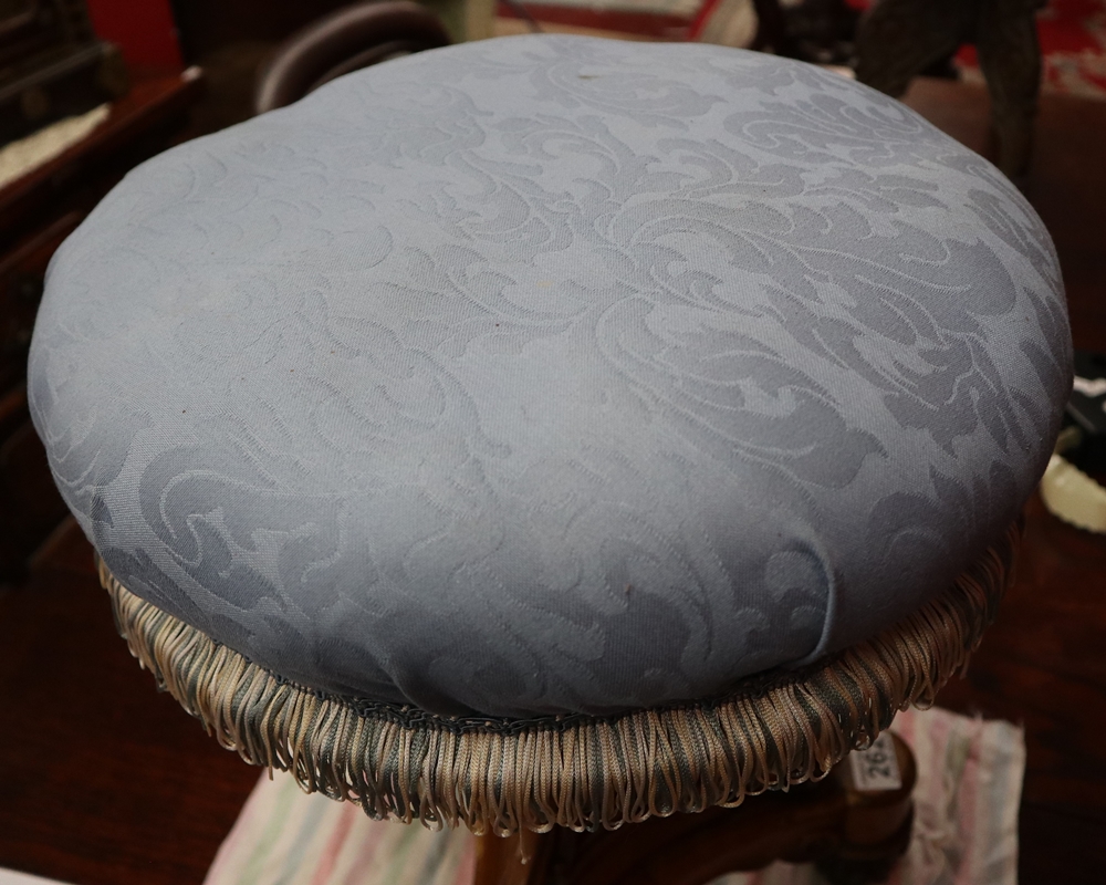 Fine Victorian Gothic walnut piano stool with some original gilding - Image 4 of 4