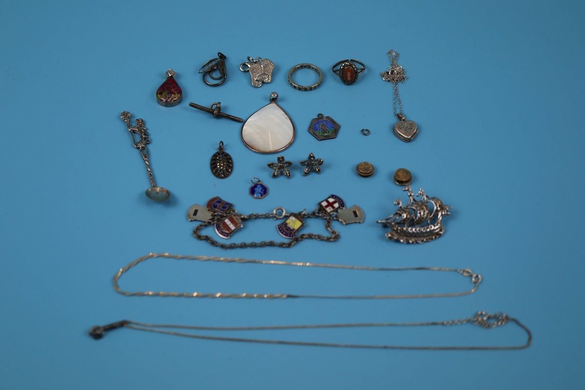 Collection of mostly silver jewellery