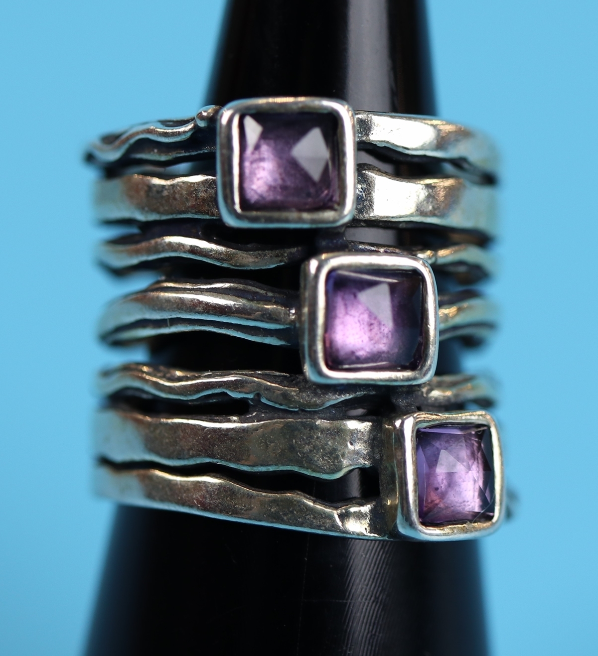 Silver amethyst set ring