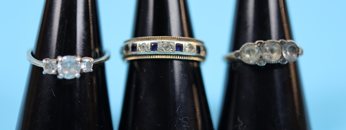 3 stone set rings to include 1 marked 9ct & another marked 375