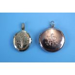 2 gold lockets - Weight approx 7g