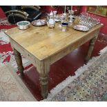 Small antique pine farmhouse table - Approx L: 113cm W: 69cm H: 75cm