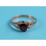 Gold garnet set ring