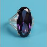 Silver amethyst set ring