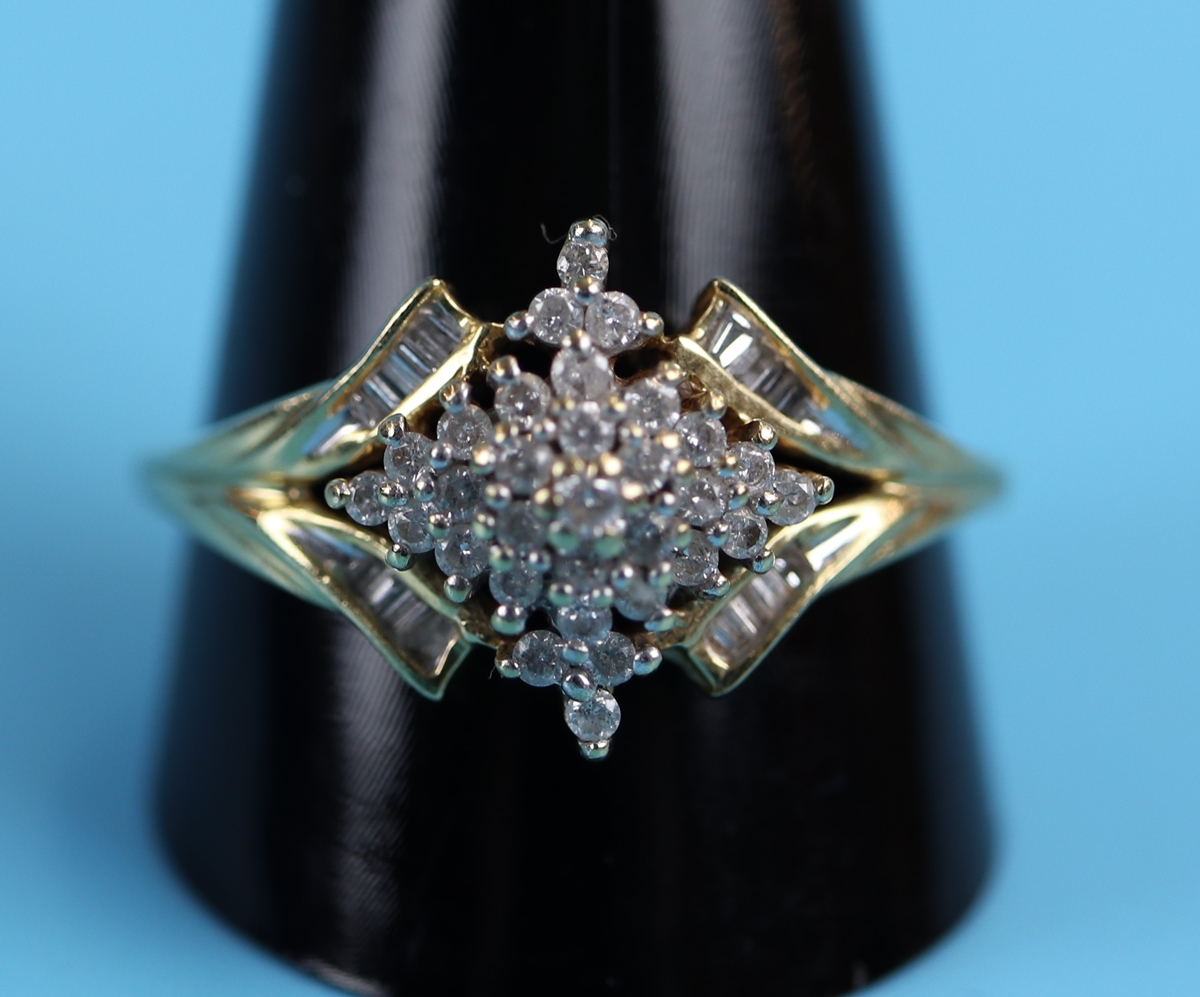 Unusual set gold & diamond ring