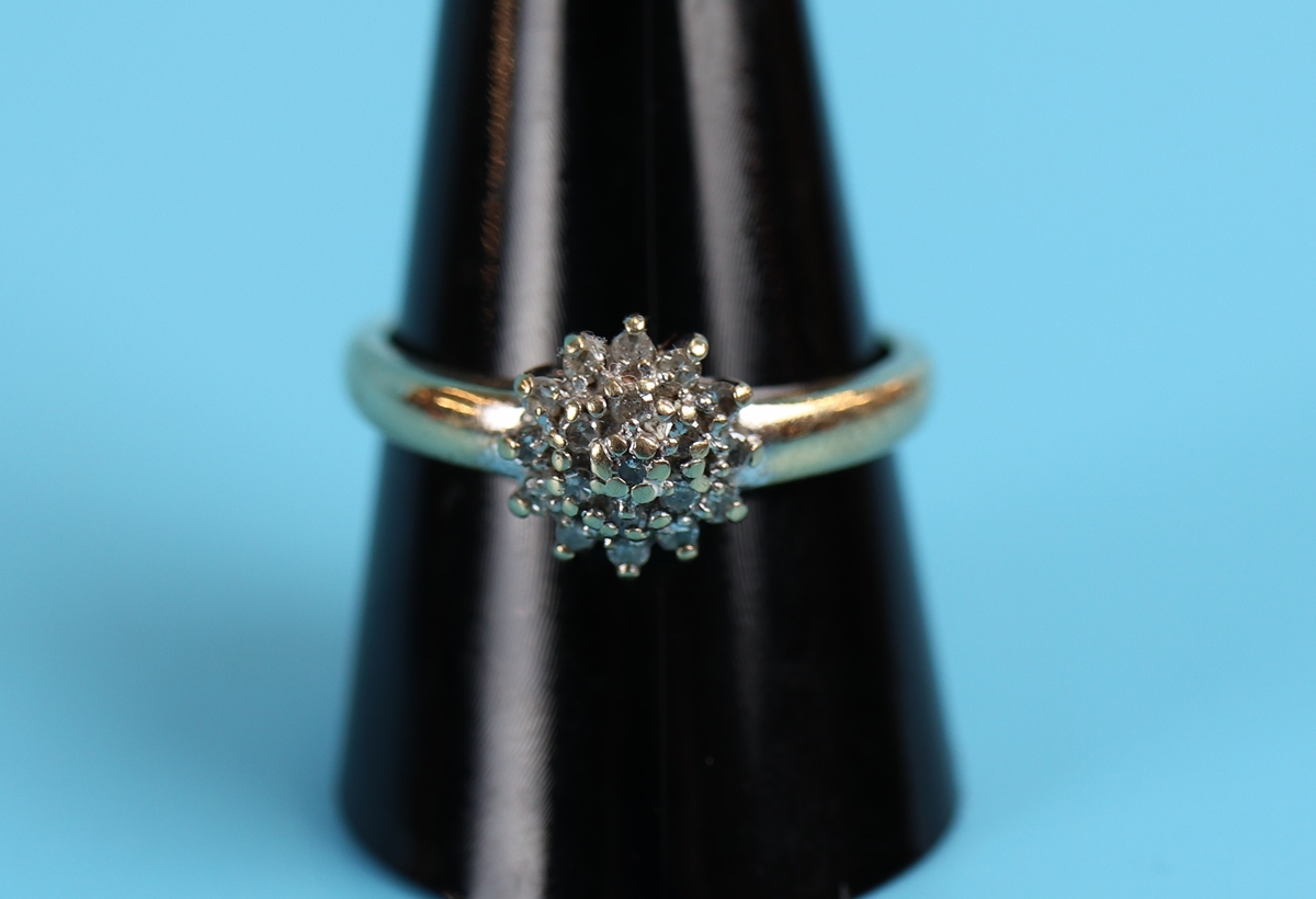 Gold diamond set cluster ring