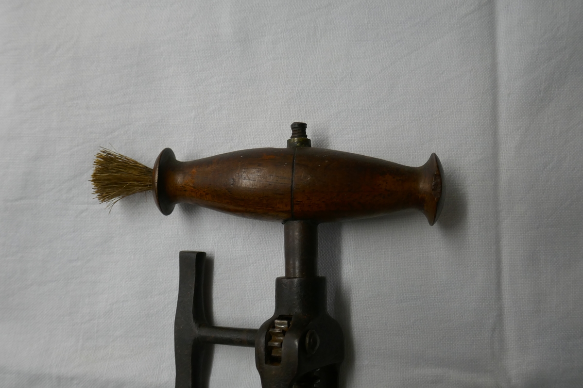 Antique corkscrew - Image 2 of 7