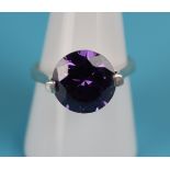 Silver amethyst set ring