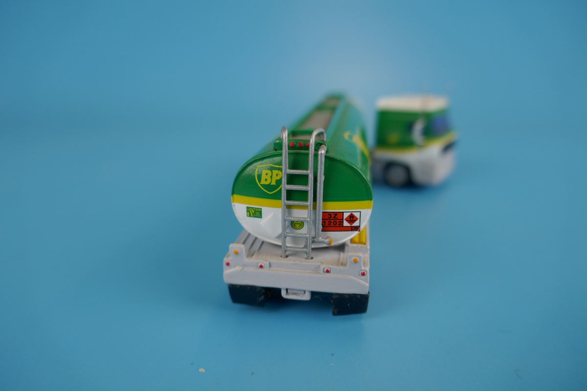 3 diecast lorries - Image 15 of 21