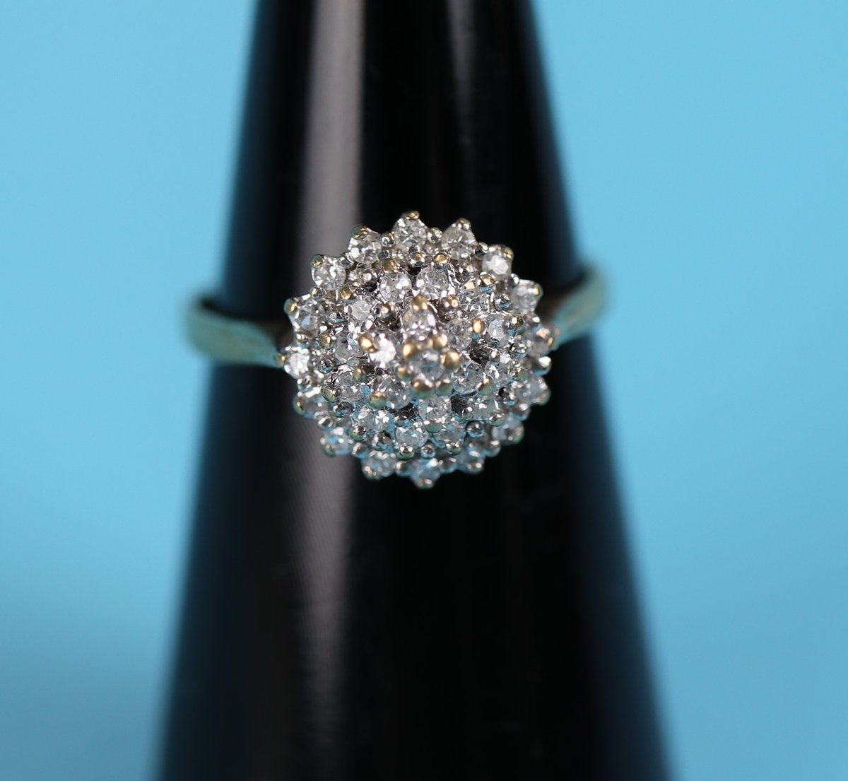 Gold diamond cluster ring