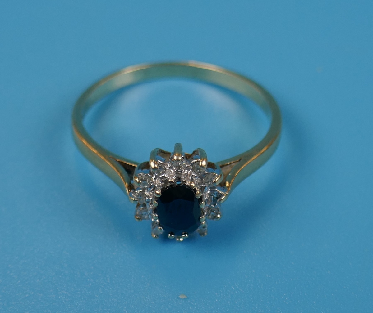 Gold sapphire & diamond cluster ring - Image 2 of 4