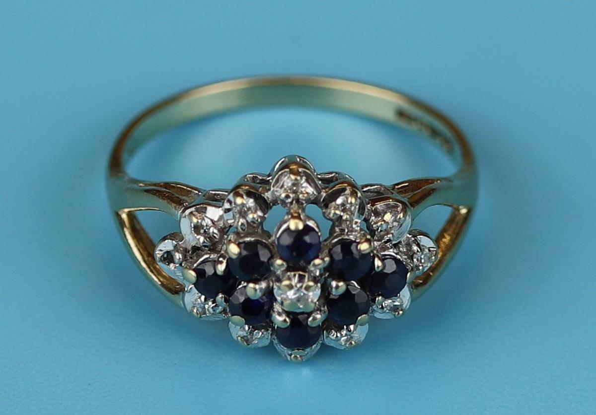 Gold sapphire & diamond cluster ring (Size: M) - Image 3 of 4