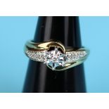 Gold diamond solitaire ring with diamond shoulders (Size: I)