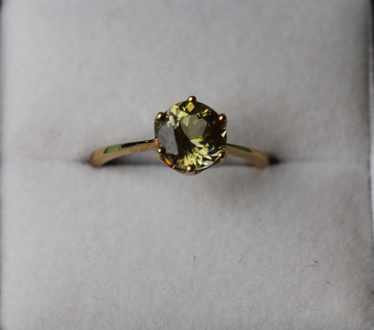 Gold yellow tanzanite ring with certificate (Size: N)