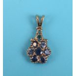 Gold sapphire set pendant