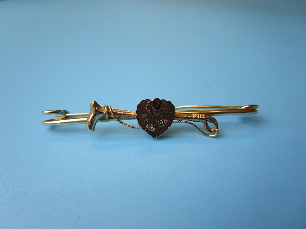 Antique gold riding crop & heart brooch - Image 2 of 2