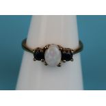 Gold opal & sapphire 3 stone ring (Size: P)