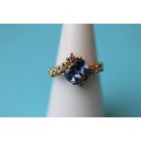 Fine 18ct sapphire & diamond set ring (Size: K½)