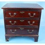 Small mahogany chest of 3 drawers - Approx W: 53cm D: 38cm H: 53.5cm