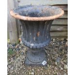Early Victorian cast iron urn by Andrew Handyside - Approx H: 48cm
